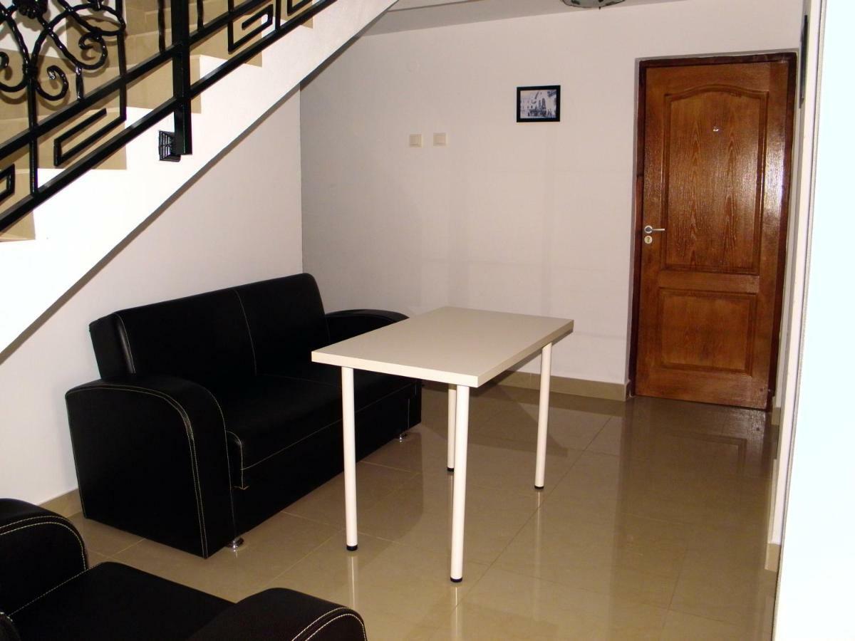 Pensiunea Platinum Targu Jiu Exterior photo