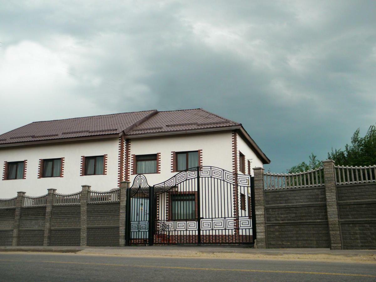 Pensiunea Platinum Targu Jiu Exterior photo