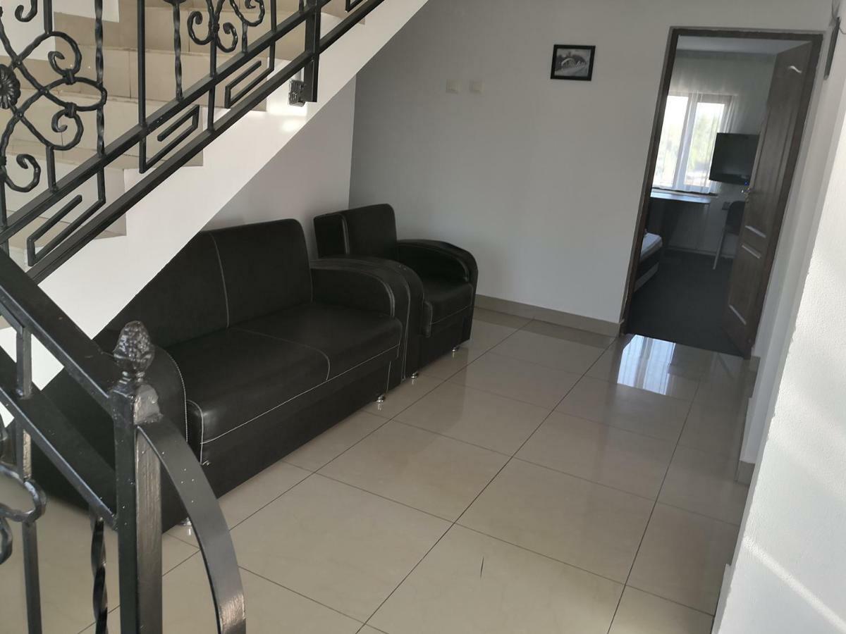 Pensiunea Platinum Targu Jiu Exterior photo